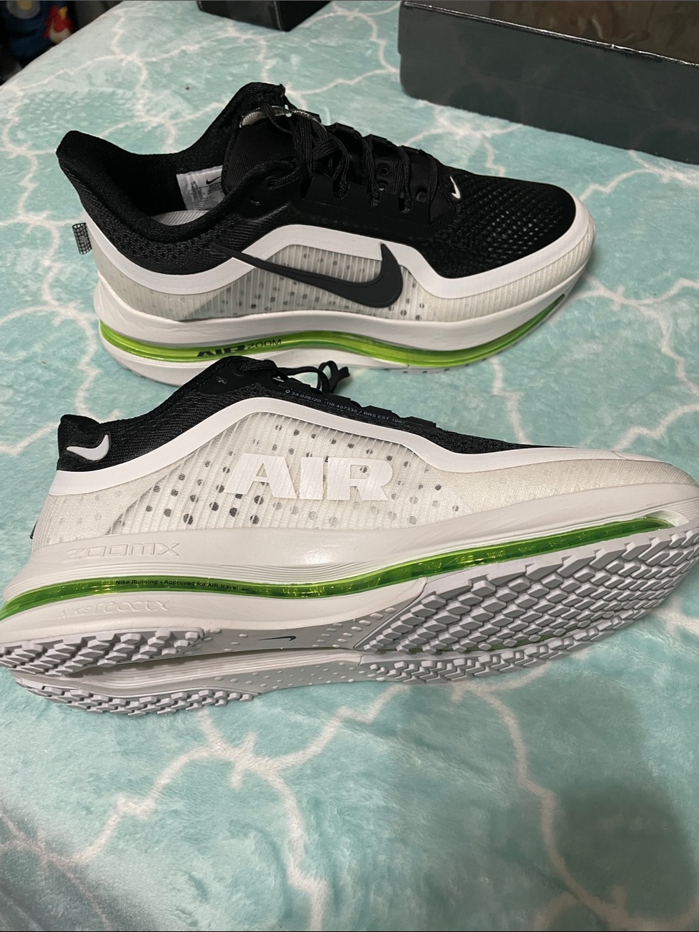 Nike men’s Black/White Sneakers with Lime Green Accent